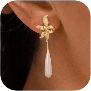 Dainty Pearl Drop Earrings with 14K Gold Flower Design - Stylish Bridal Jewelry
